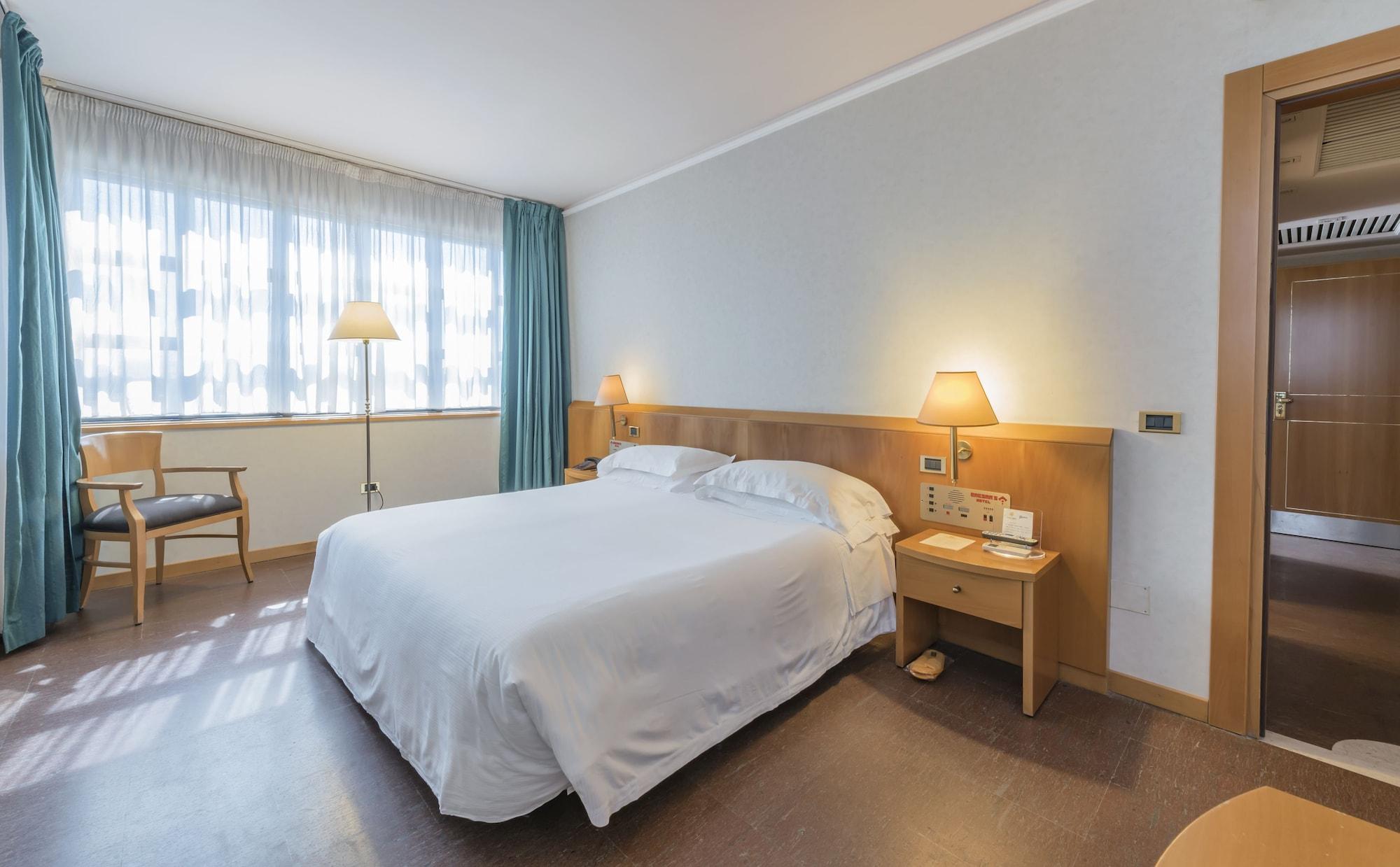 Caesar'S Hotel Кальяри Экстерьер фото